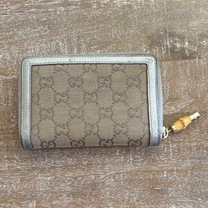 Gucci Beige Canvas & Leathwr Monogram Zip Wallet
